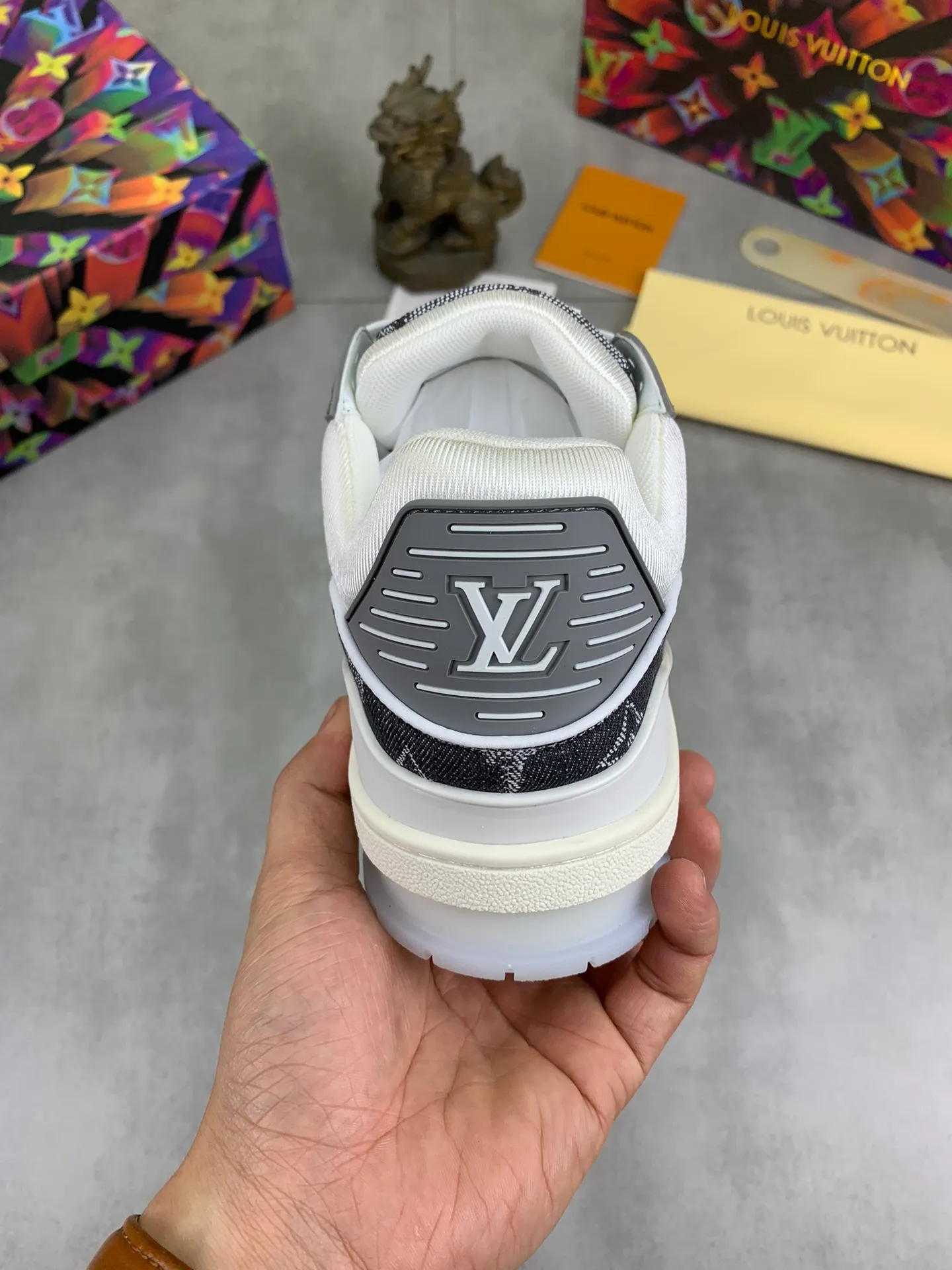 Men's men's shoes 💰P540 New style 💰💎💎Latest color High version 2025Louis*Vuitto* LV Traine Catwalk TRAINER outsole and fabric private model A shoe that definitely costs a lot of money and effort. This series was designed after the arrival of Vifgil. It is favored by many fans every season. Original TPU outsole Original packaging Men's size: 38-45 (46 can be customized) Color: 2️⃣ colors available (available from stock, super fast delivery)